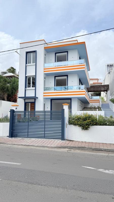 villa 8 personnes piscine  vue extérieure maison de ville